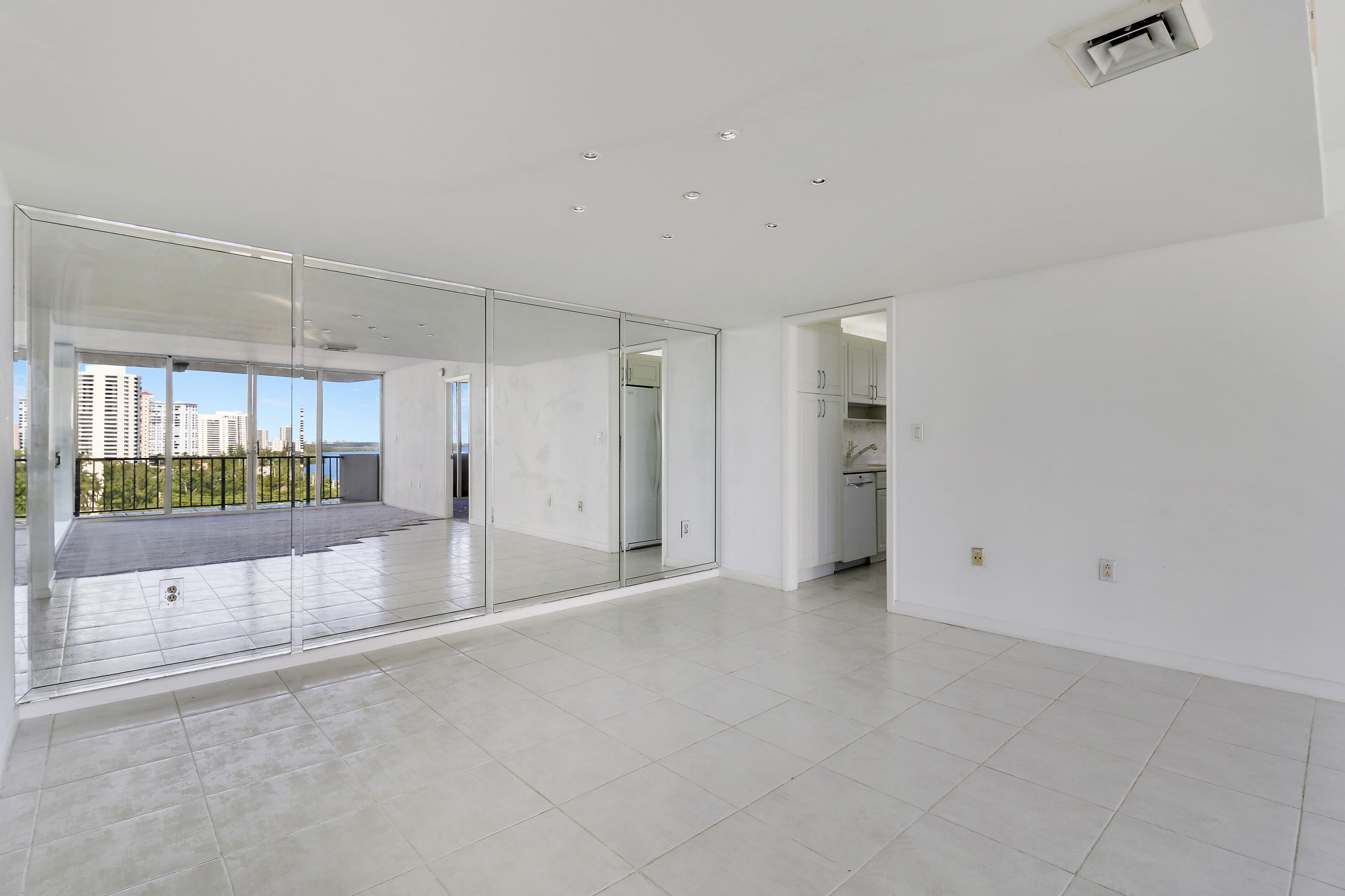 4200 North Ocean Drive, Unit 21005 Riviera Beach, FL 33404 - Photo 41 of 54 House1-17