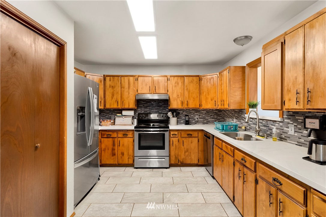 4712 Wishkah Road Aberdeen, WA 98520 - Photo 7 of 35 Gallery Image 7