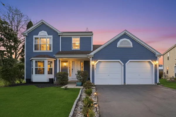 $449,900 | 7 Arthur Court, Streamwood, IL 60107