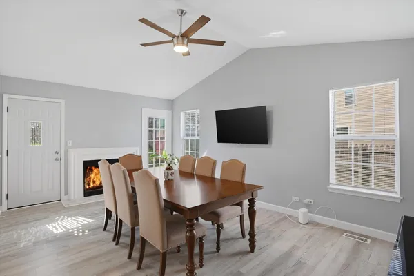 $449,900 | 7 Arthur Court, Streamwood, IL 60107