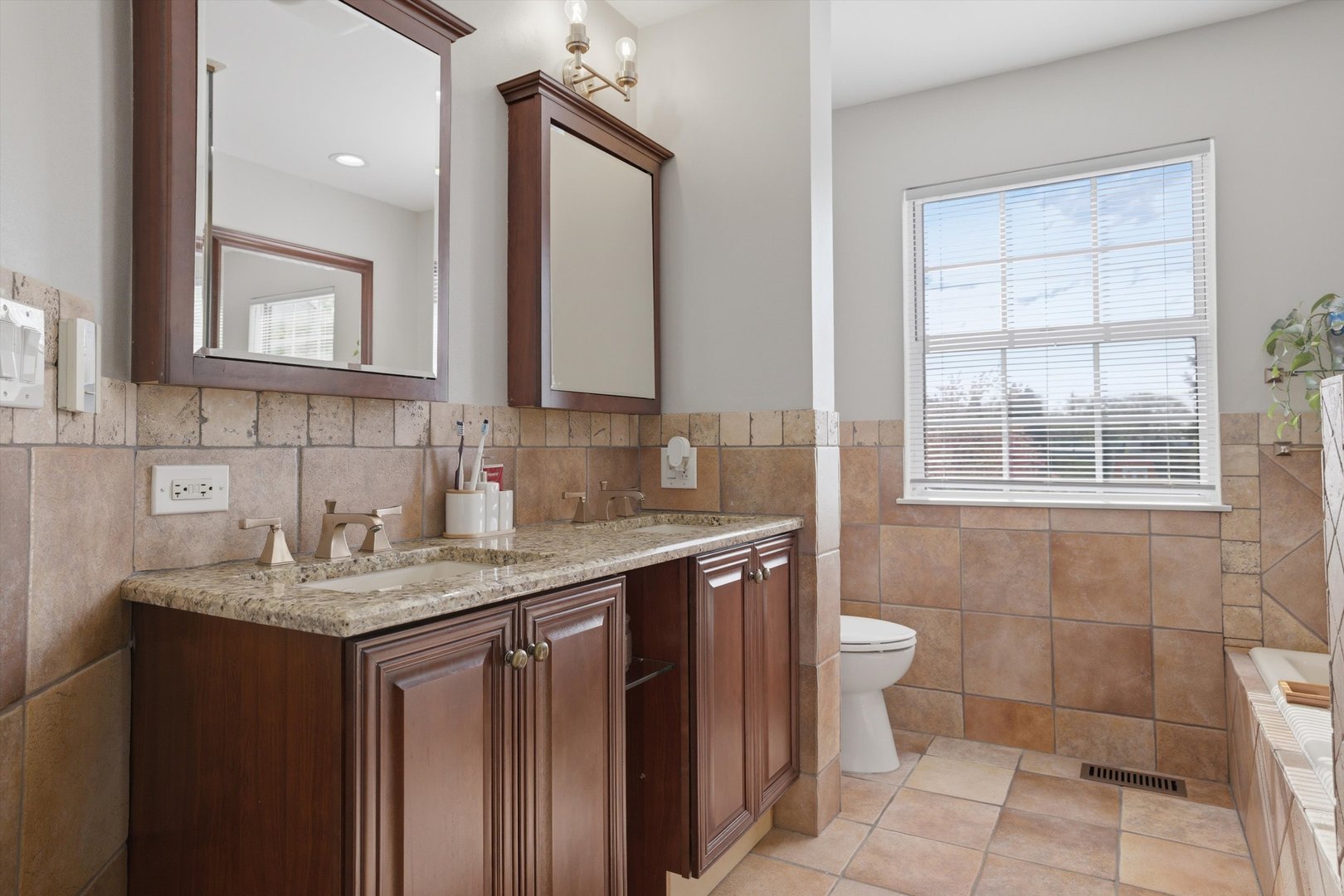 7 Arthur Court Streamwood, IL 60107 - Photo 23 of 37