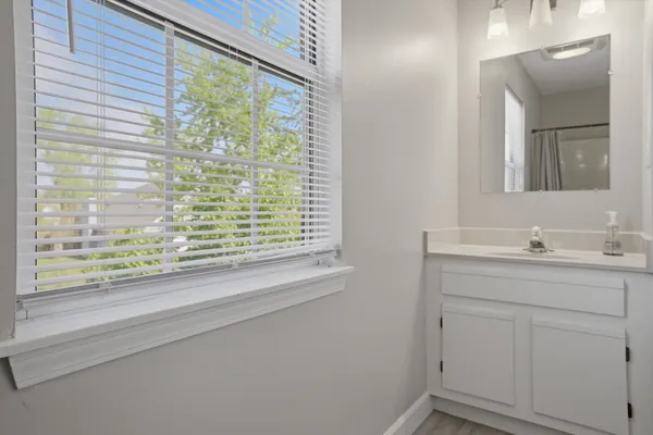 $449,900 | 7 Arthur Court, Streamwood, IL 60107