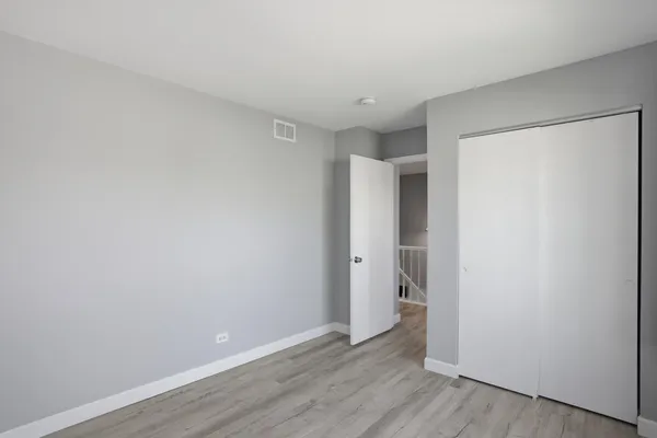 $449,900 | 7 Arthur Court, Streamwood, IL 60107