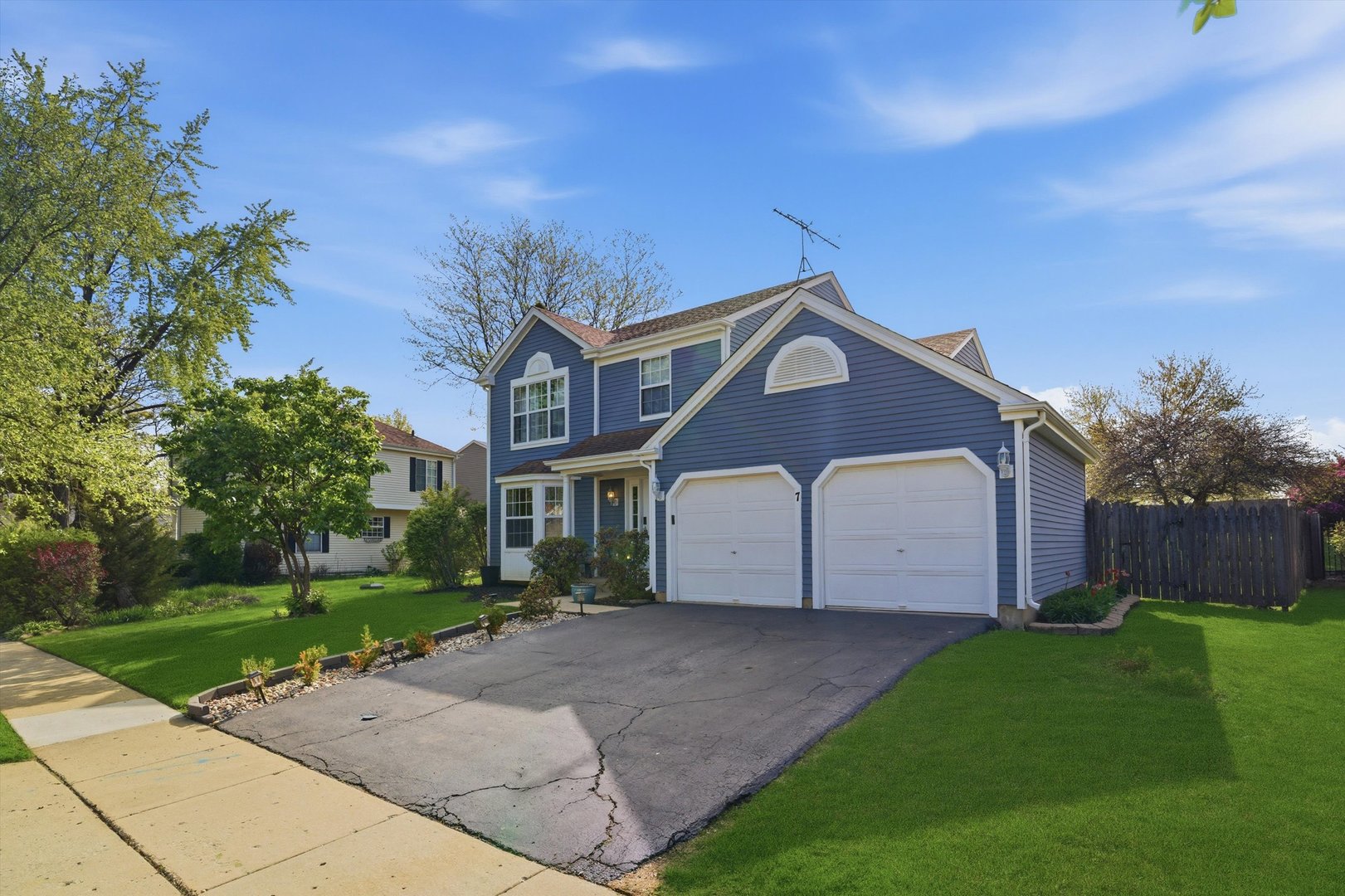 7 Arthur Court Streamwood, IL 60107 - Photo 3 of 37