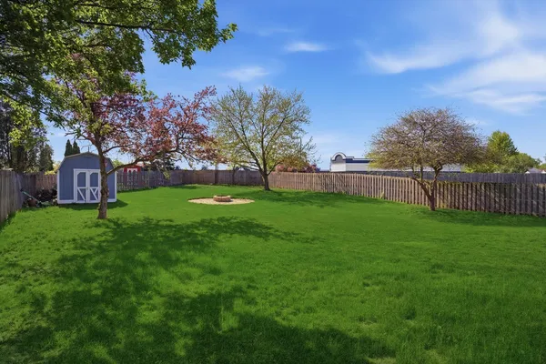 $449,900 | 7 Arthur Court, Streamwood, IL 60107