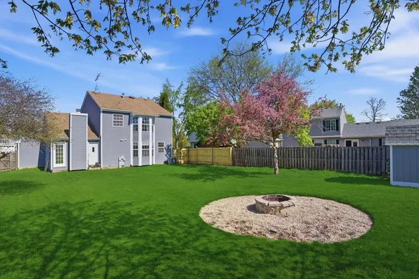 $449,900 | 7 Arthur Court, Streamwood, IL 60107