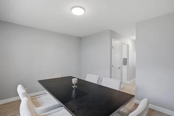 $449,900 | 7 Arthur Court, Streamwood, IL 60107