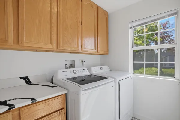 $449,900 | 7 Arthur Court, Streamwood, IL 60107