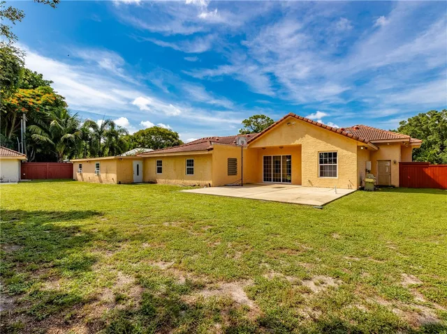 $720,000 | 2206 Avilla Avenue, Vero Beach, FL 32960