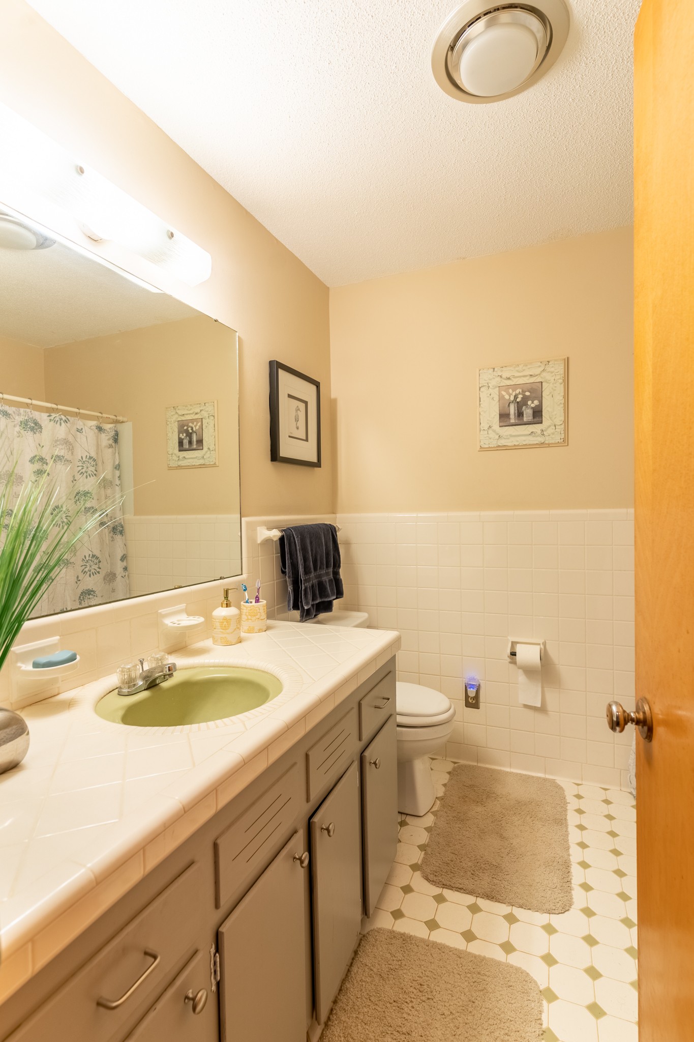 153 Westside Road Lawrenceburg, TN 38464 - Photo 30 of 37 a bathroom with a sink toilet and shower