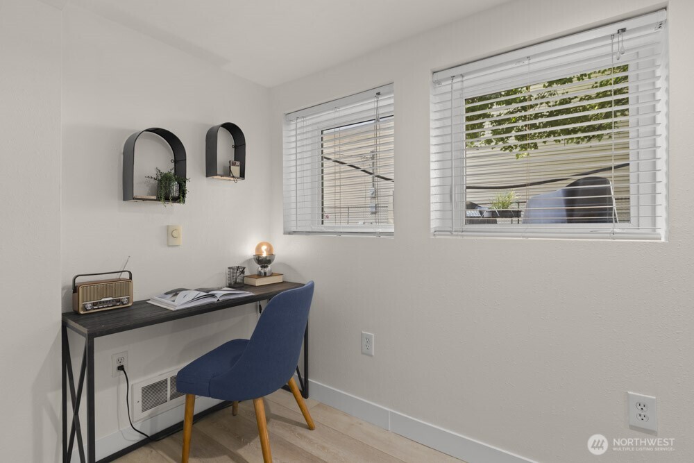 4146 47th Avenue Southwest Seattle, WA 98116 - Photo 28 of 40