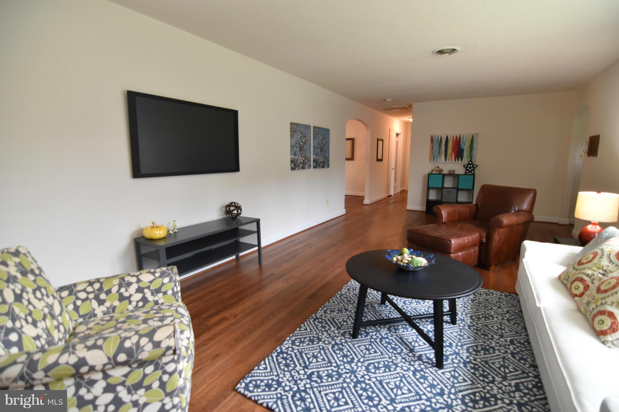 25595 Point Lookout Road Leonardtown, MD 20650 - Photo 5 of 30 Living Room
