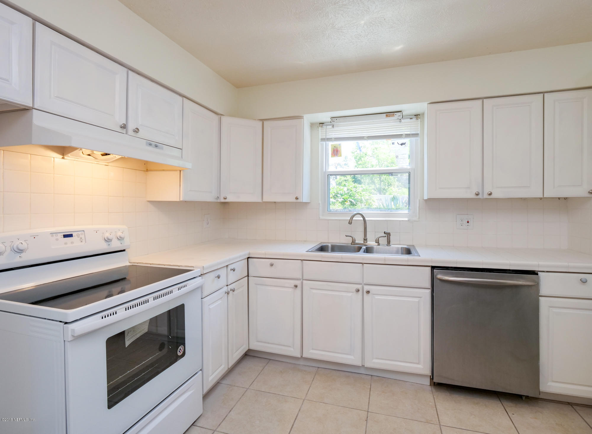5731 Flagstaff Road Jacksonville, FL 32207 - Photo 7 of 24 5731 Flagstaff Rd-8