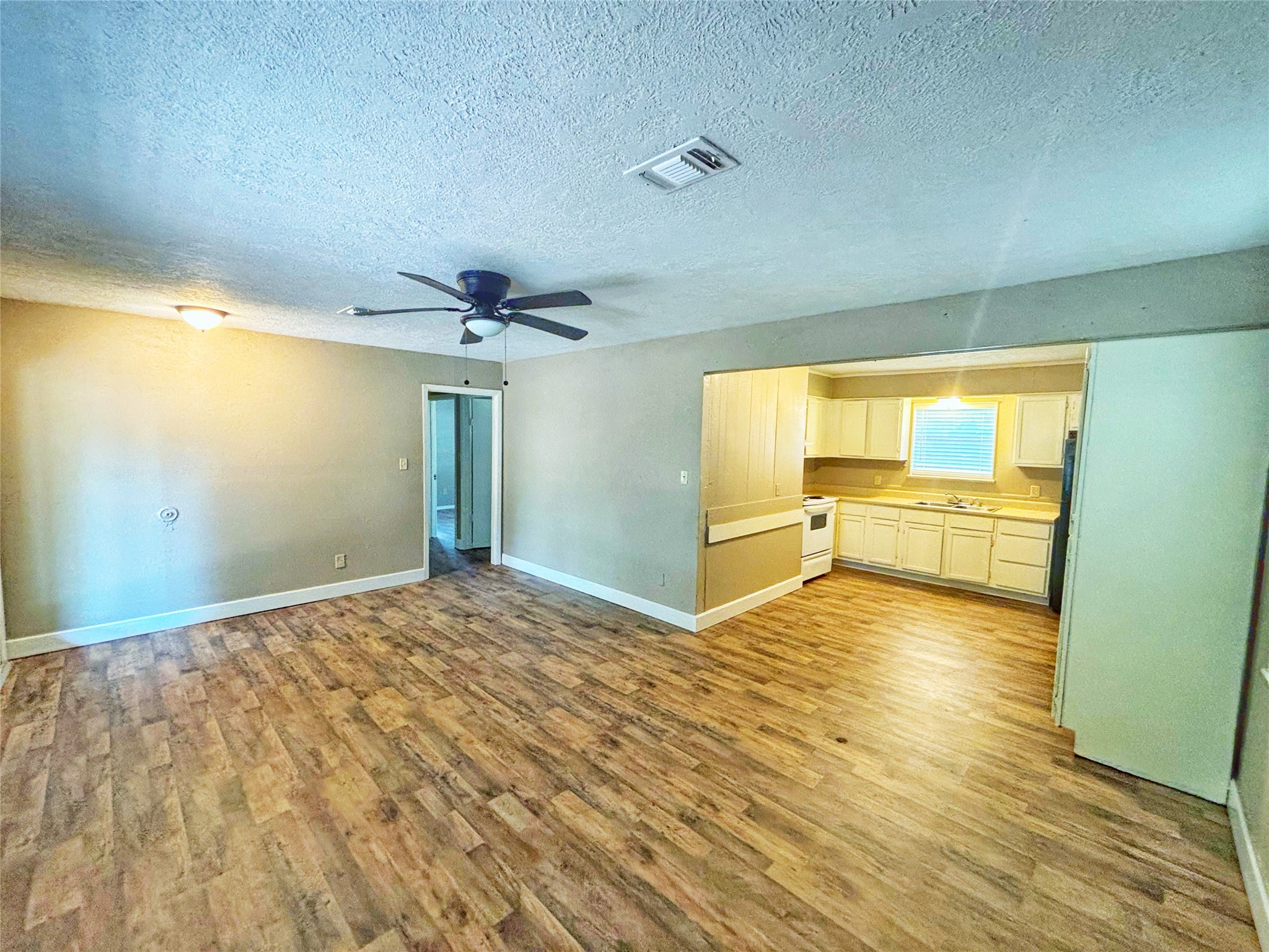 109 Amanda Crockett, TX 75835 - Photo 3 of 22