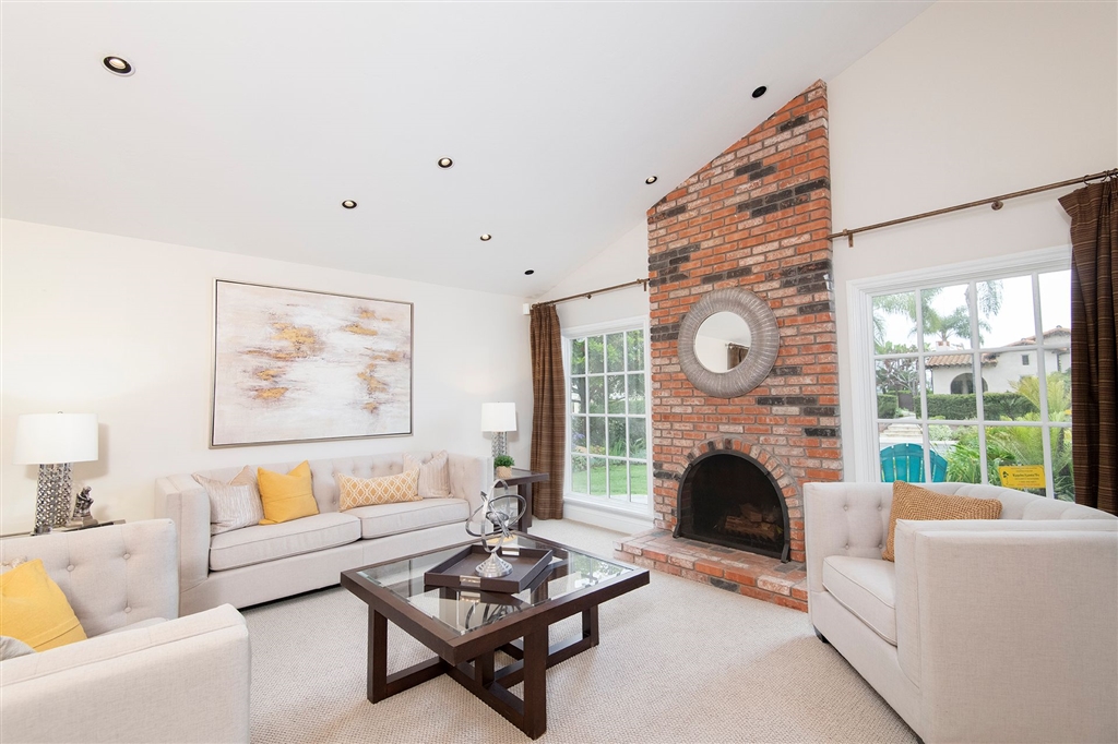 661 San Mario Drive Solana Beach, CA 92075 - Photo 4 of 25