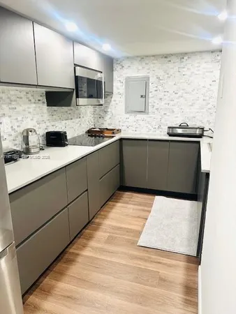 $2,900 | 2625 Collins Avenue, Unit 415, Miami Beach, FL 33140