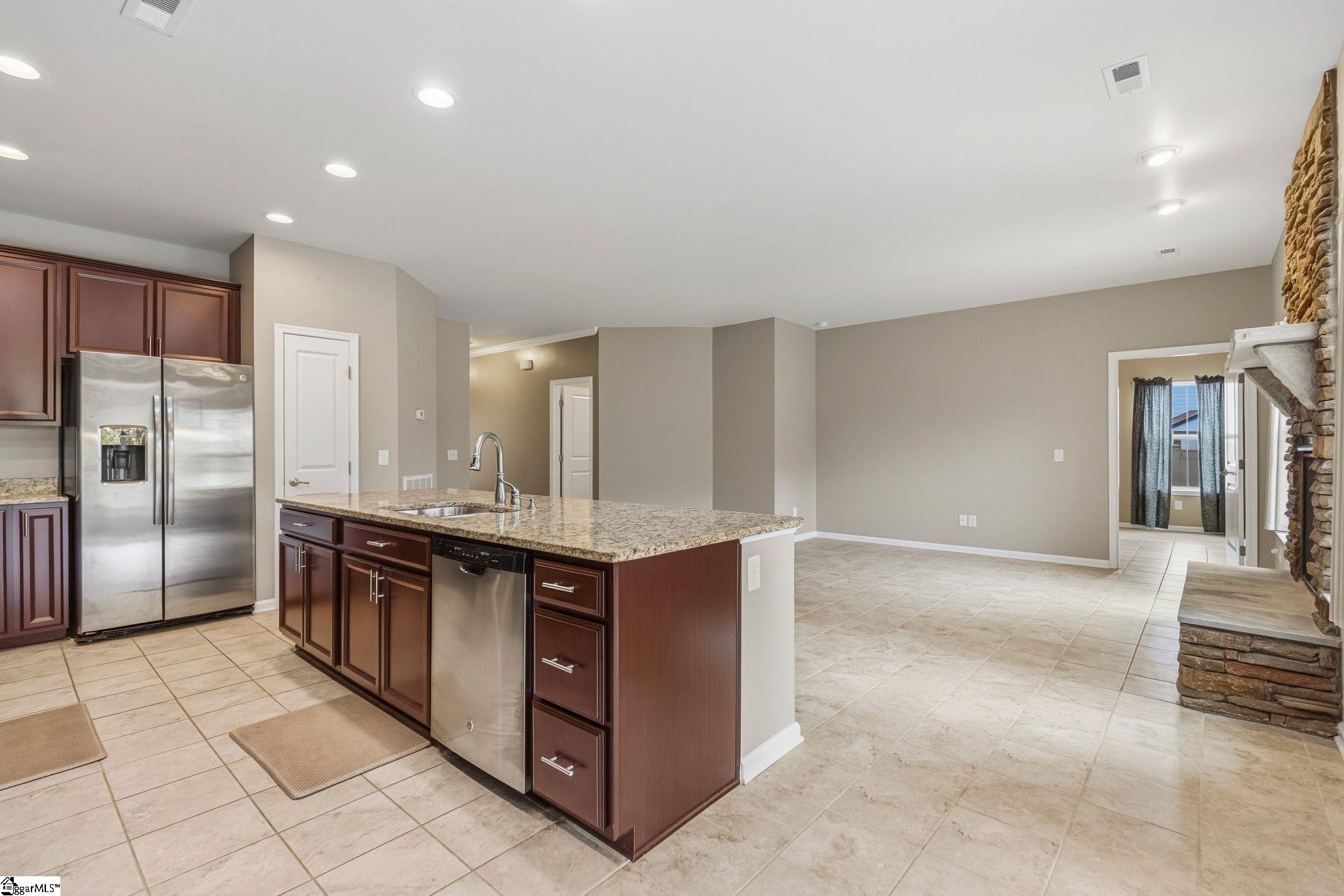 300 Bucklebury Road Greer, SC 29651 - Photo 11 of 48