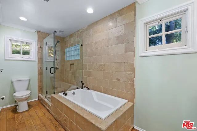 $2,499,000 | 1834 Roscomare Road, Los Angeles, CA 90077