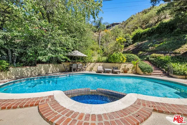 $2,499,000 | 1834 Roscomare Road, Los Angeles, CA 90077