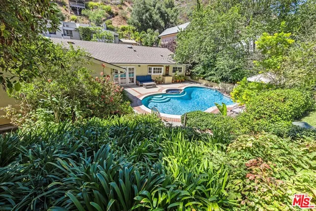 $2,499,000 | 1834 Roscomare Road, Los Angeles, CA 90077