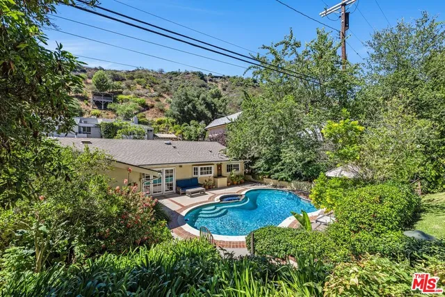 $2,499,000 | 1834 Roscomare Road, Los Angeles, CA 90077