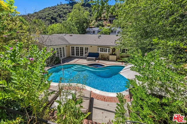 $2,499,000 | 1834 Roscomare Road, Los Angeles, CA 90077