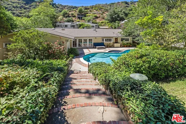 $2,499,000 | 1834 Roscomare Road, Los Angeles, CA 90077