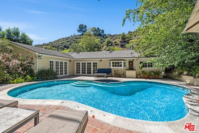 $2,499,000 | 1834 Roscomare Road, Los Angeles, CA 90077