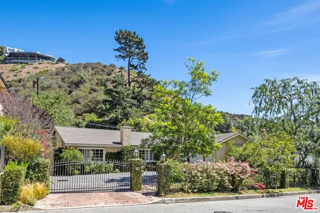 $2,499,000 | 1834 Roscomare Road, Los Angeles, CA 90077