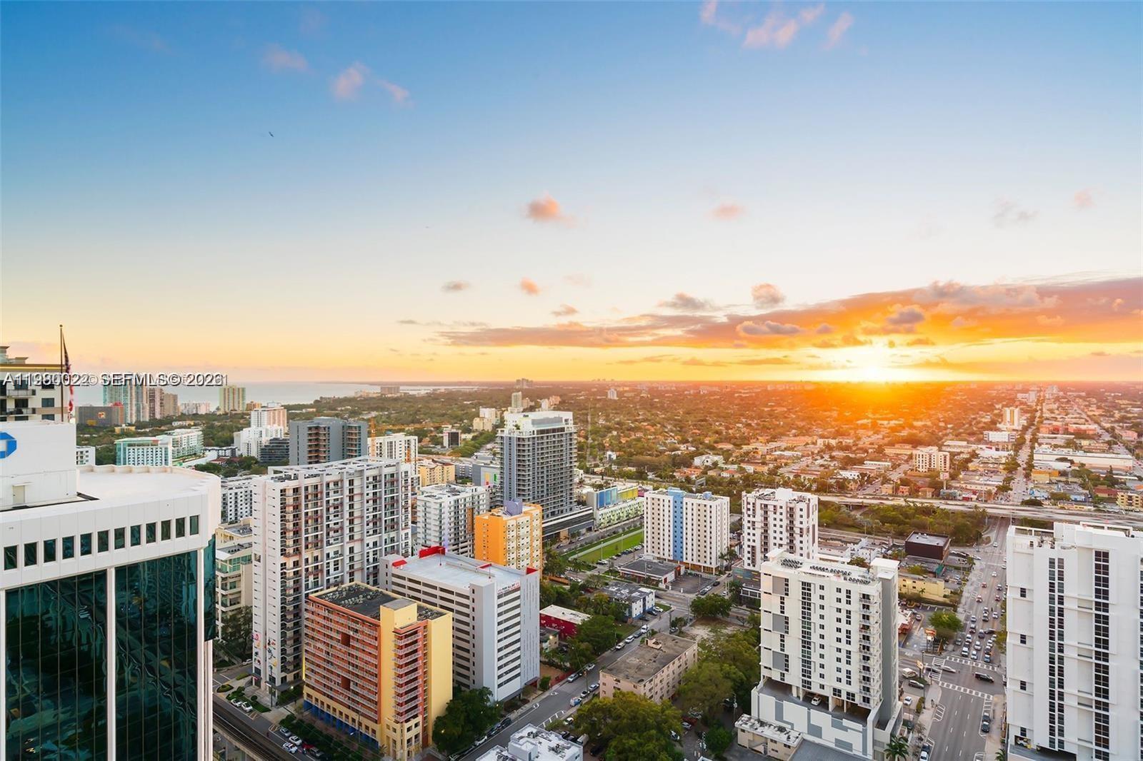 88 Southwest 7th Street, Unit 2706 Miami, FL 33130 - Photo 35 of 58 a view of city and ocean