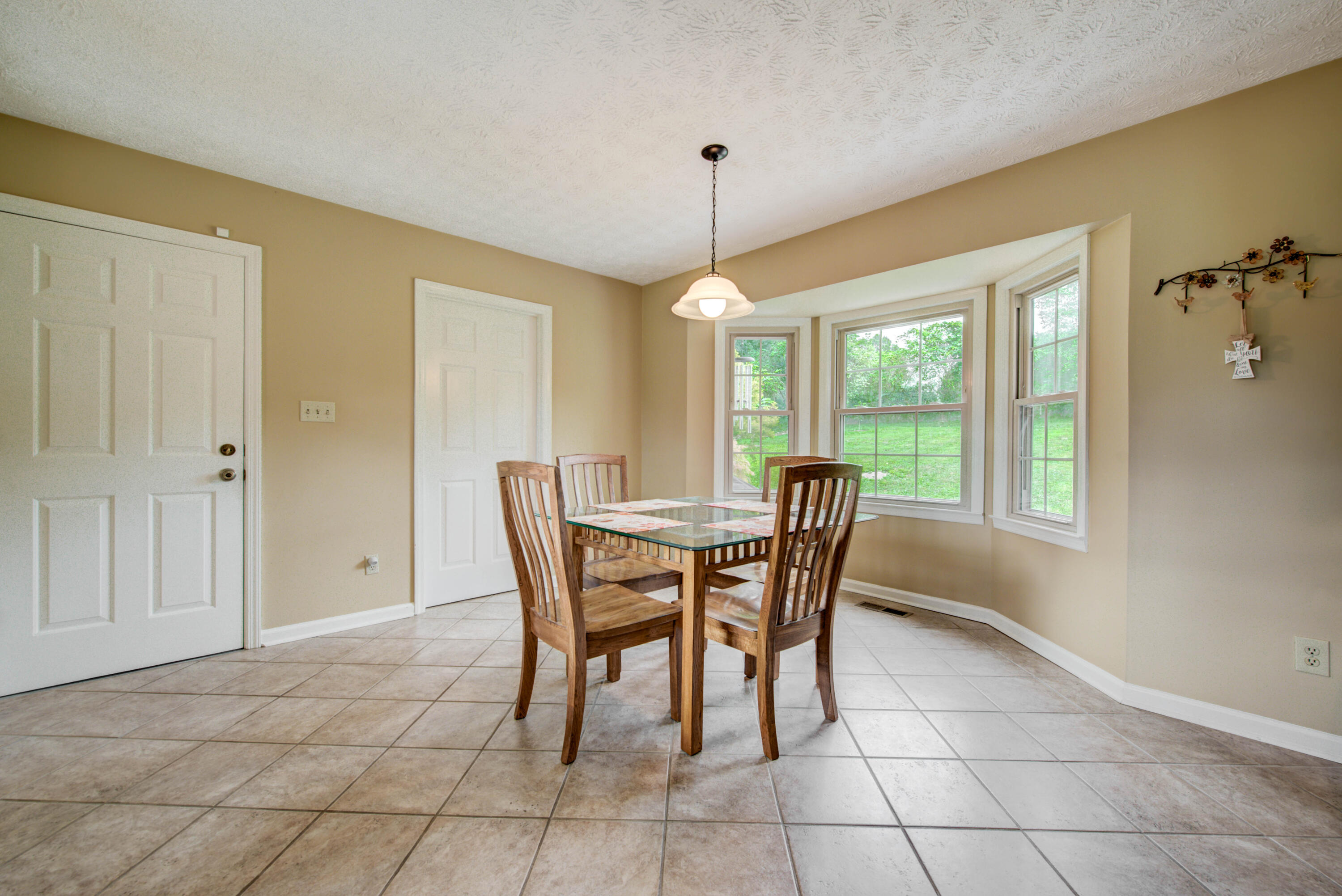 112 Gibbs Ferry Road Clinton, TN 37716 - Photo 10 of 37 10