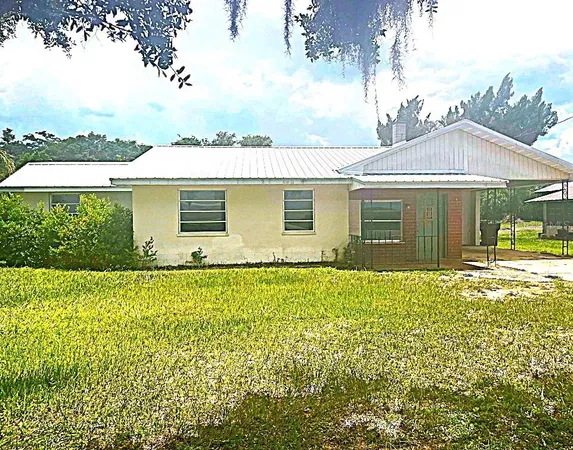 $237,400 | 352 Highway 630 East, Frostproof, FL 33843