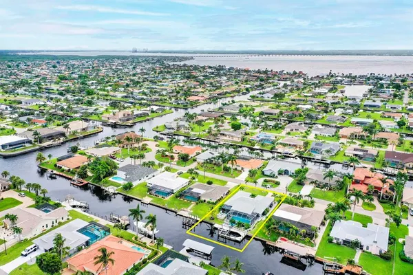 $9,400 | 3328 Southeast 18th Avenue, Cape Coral, FL 33904