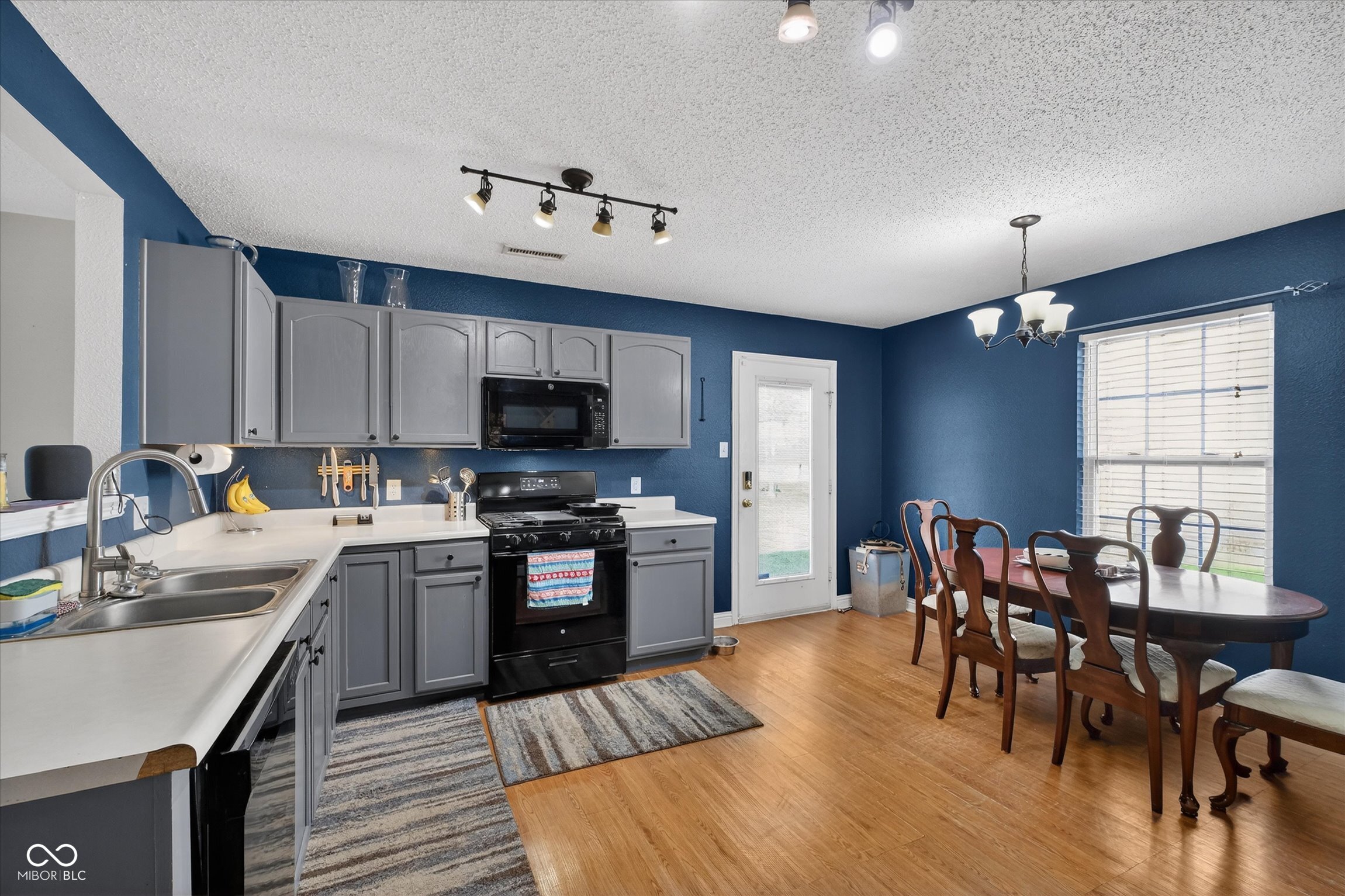 8238 Spring Wind Drive Indianapolis, IN 46239 - Photo 11 of 33