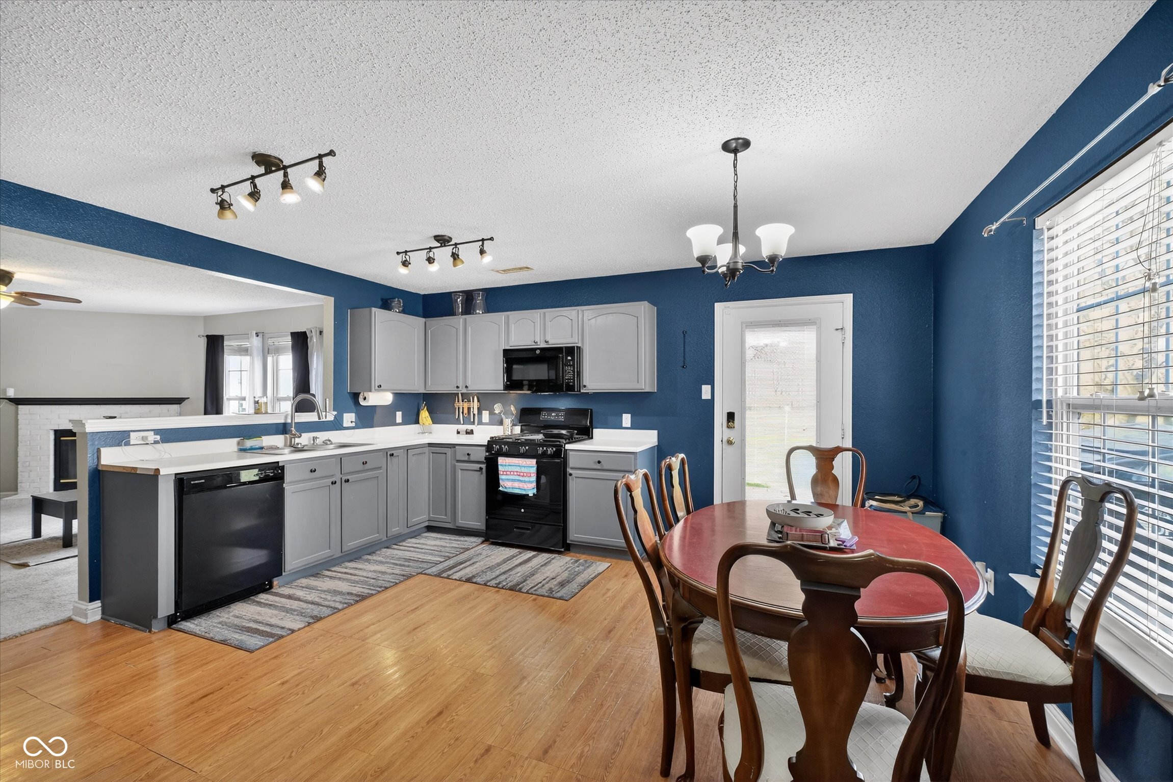 8238 Spring Wind Drive Indianapolis, IN 46239 - Photo 14 of 33