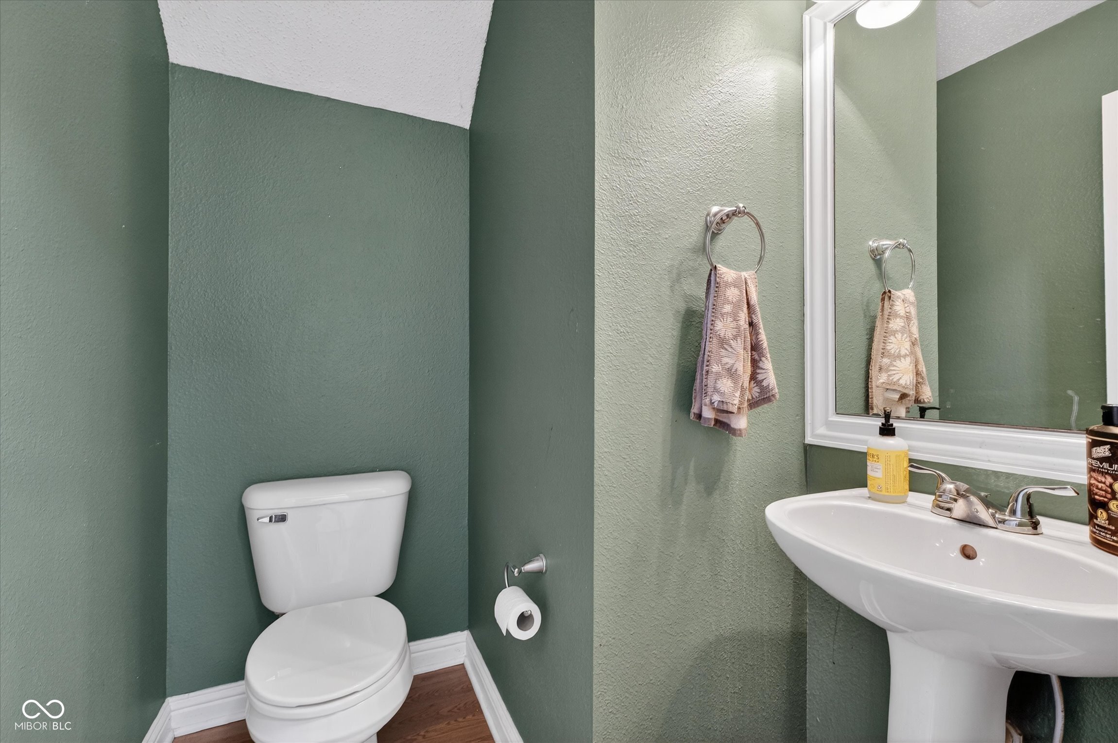 8238 Spring Wind Drive Indianapolis, IN 46239 - Photo 17 of 33