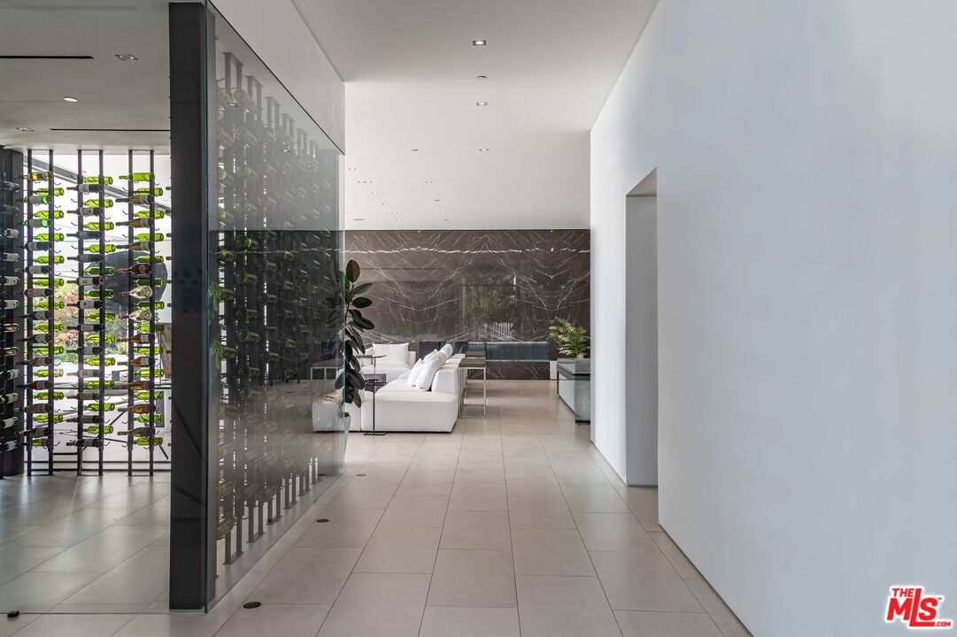 1535 Carla Ridge Beverly Hills, CA 90210 - Photo 12 of 18