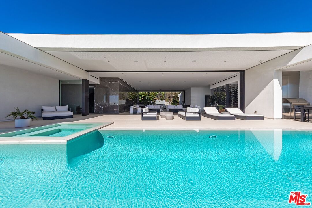 1535 Carla Ridge Beverly Hills, CA 90210 - Photo 15 of 18