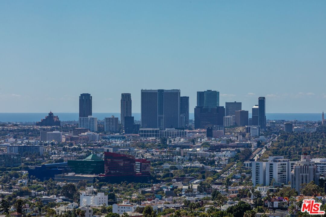 1535 Carla Ridge Beverly Hills, CA 90210 - Photo 6 of 18