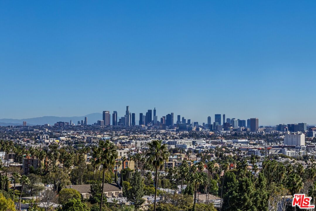 1535 Carla Ridge Beverly Hills, CA 90210 - Photo 10 of 18