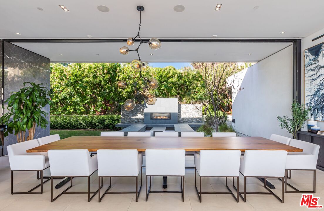 1535 Carla Ridge Beverly Hills, CA 90210 - Photo 10 of 23