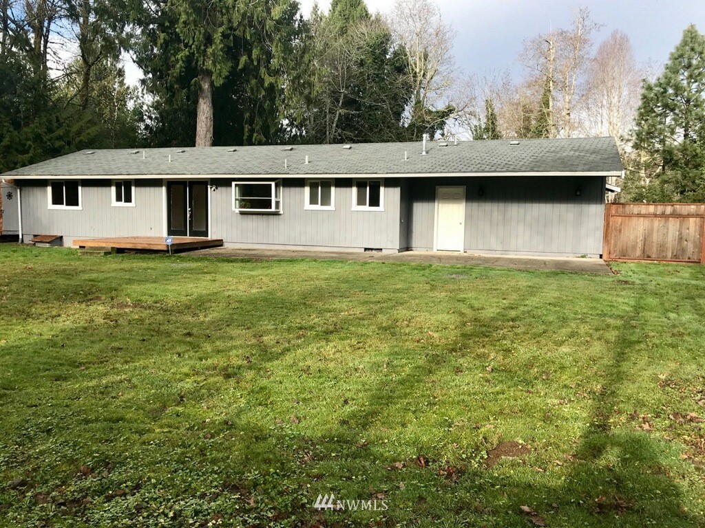 4317 Cooper Point Road Northwest Olympia, WA 98502 - Photo 14 of 19 Gallery Image 14