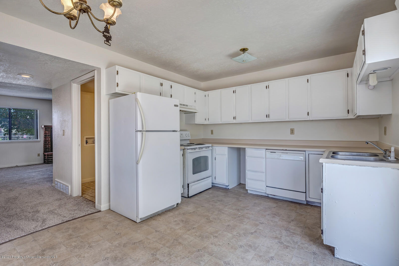 2425 24th Place Rifle, CO 81650 - Photo 5 of 13 05_2425_24th_Place005_mls