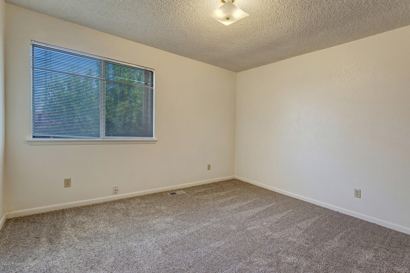 2425 24th Place Rifle, CO 81650 - Photo 9 of 13 09_2425_24th_Place009_mls