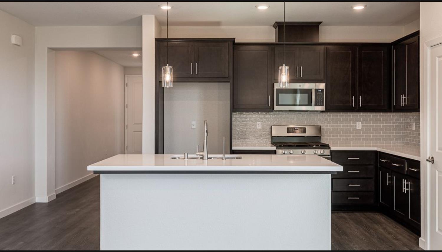 994 Shearwater Road Lathrop, CA 95330 - Photo 4 of 6 Gallery Image 4