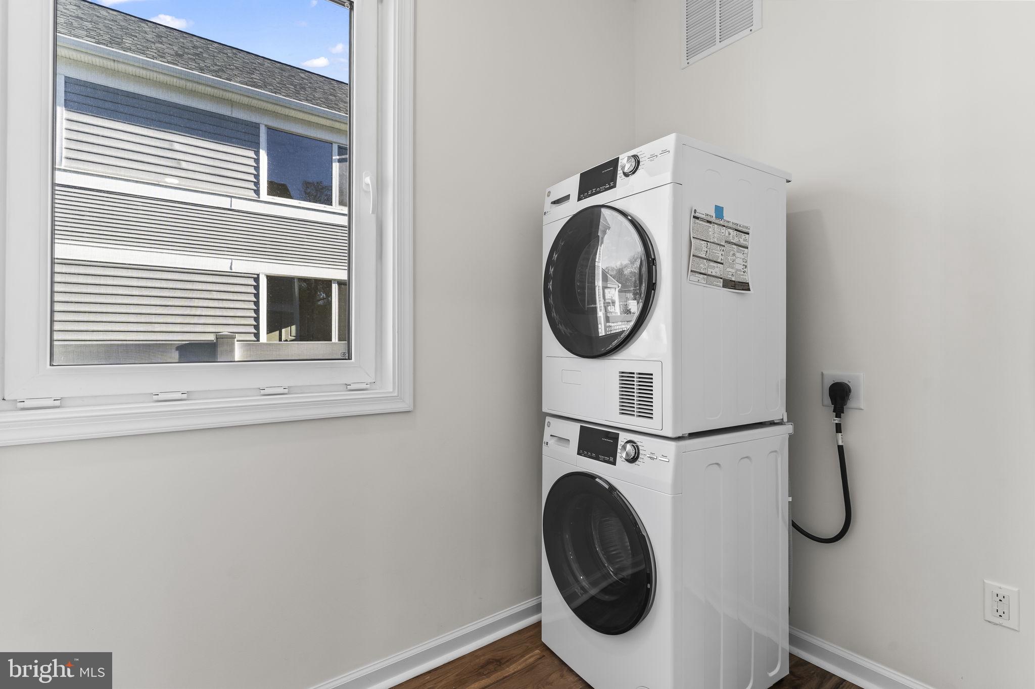 721 60th Place Capitol Heights, MD 20743 - Photo 21 of 33 a utility room with dryer and washer