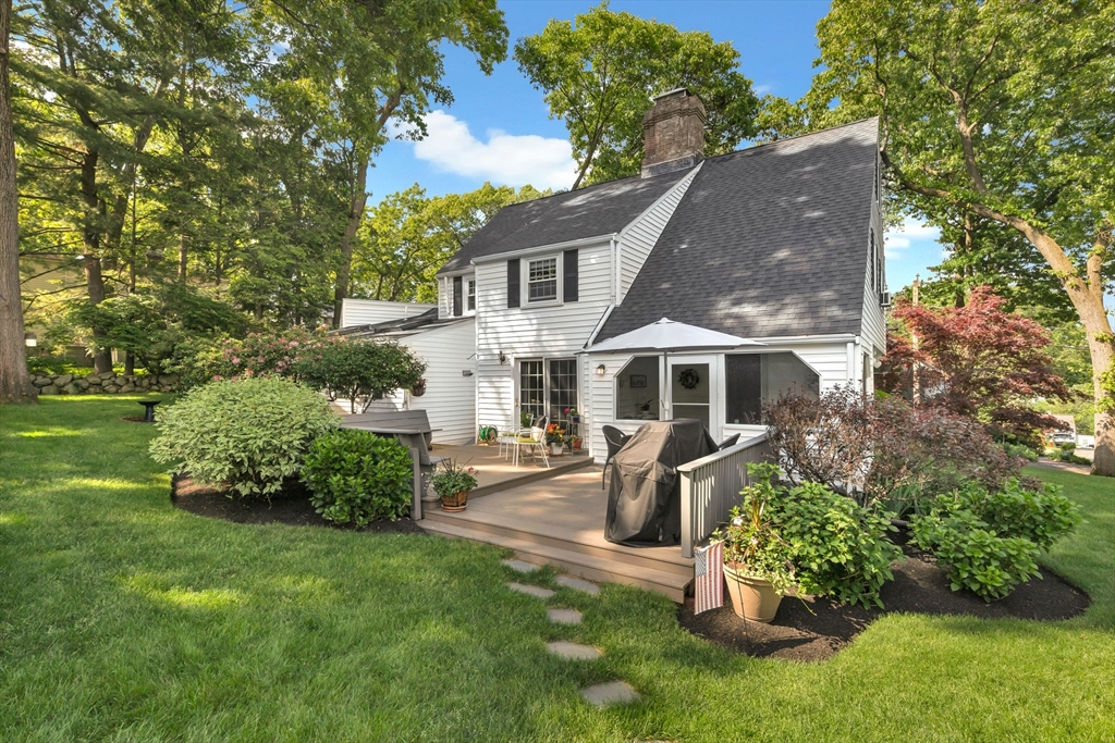 98 Spring Avenue Arlington, MA 02476 - Photo 5 of 38 Gallery Image 5
