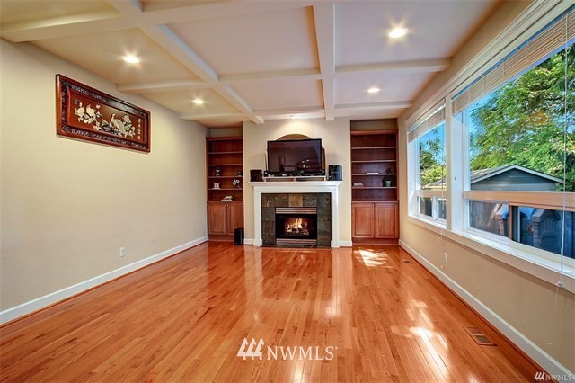 5019 Northeast 8th Place Renton, WA 98059 - Photo 5 of 25