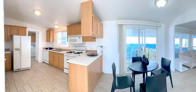 $1,995 | 14777 Palm Drive, Unit 144, Desert Hot Springs, CA 92240