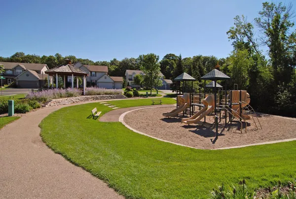 $300,000 | 16506 78th Avenue North, Maple Grove, MN 55311